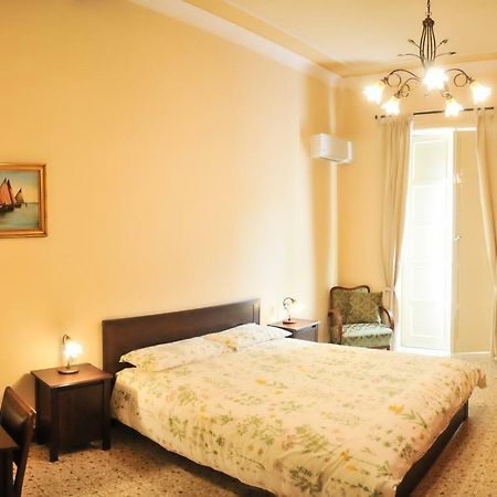 B&B Al Diecisette Catane Extérieur photo
