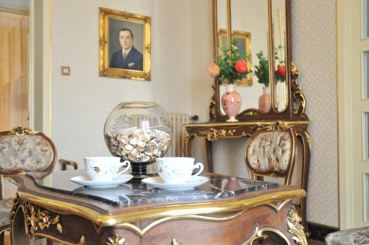B&B Al Diecisette Catane Extérieur photo