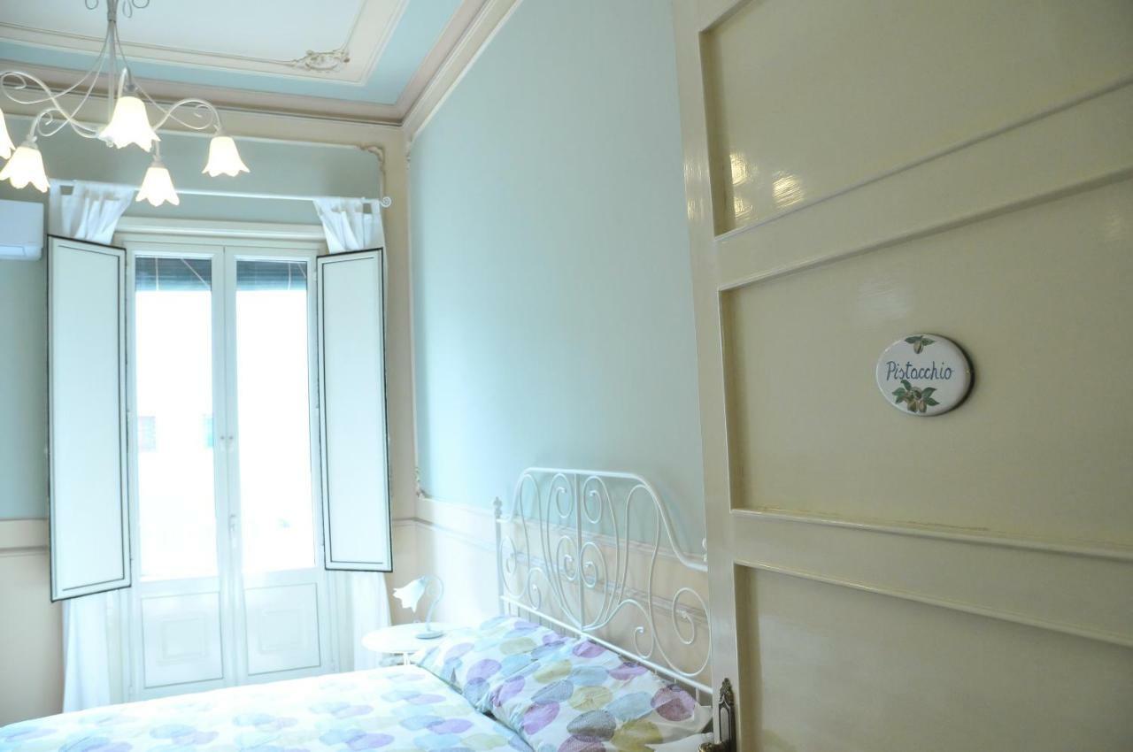 B&B Al Diecisette Catane Extérieur photo